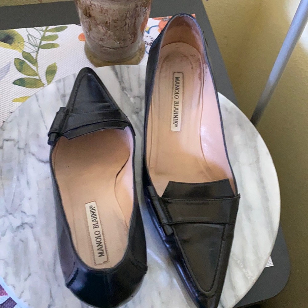 Manolo Blahnik Kitten Heels Pump